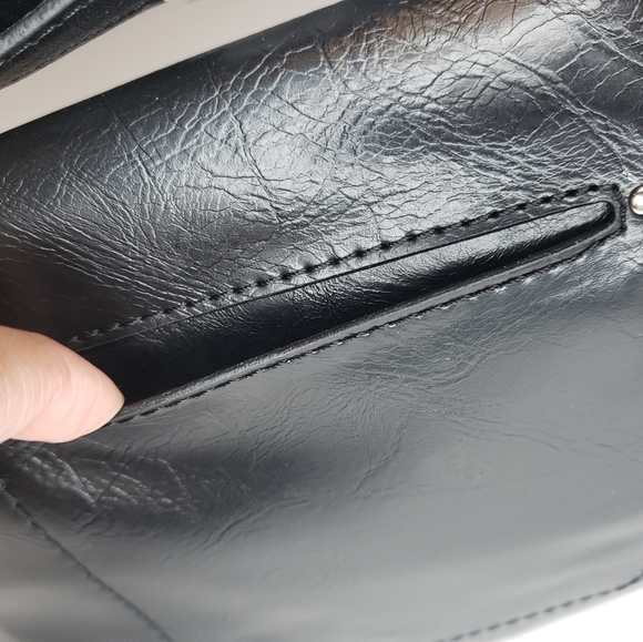 Relic Crossbody Adjustable Strap Purse - Picture 3 of 7